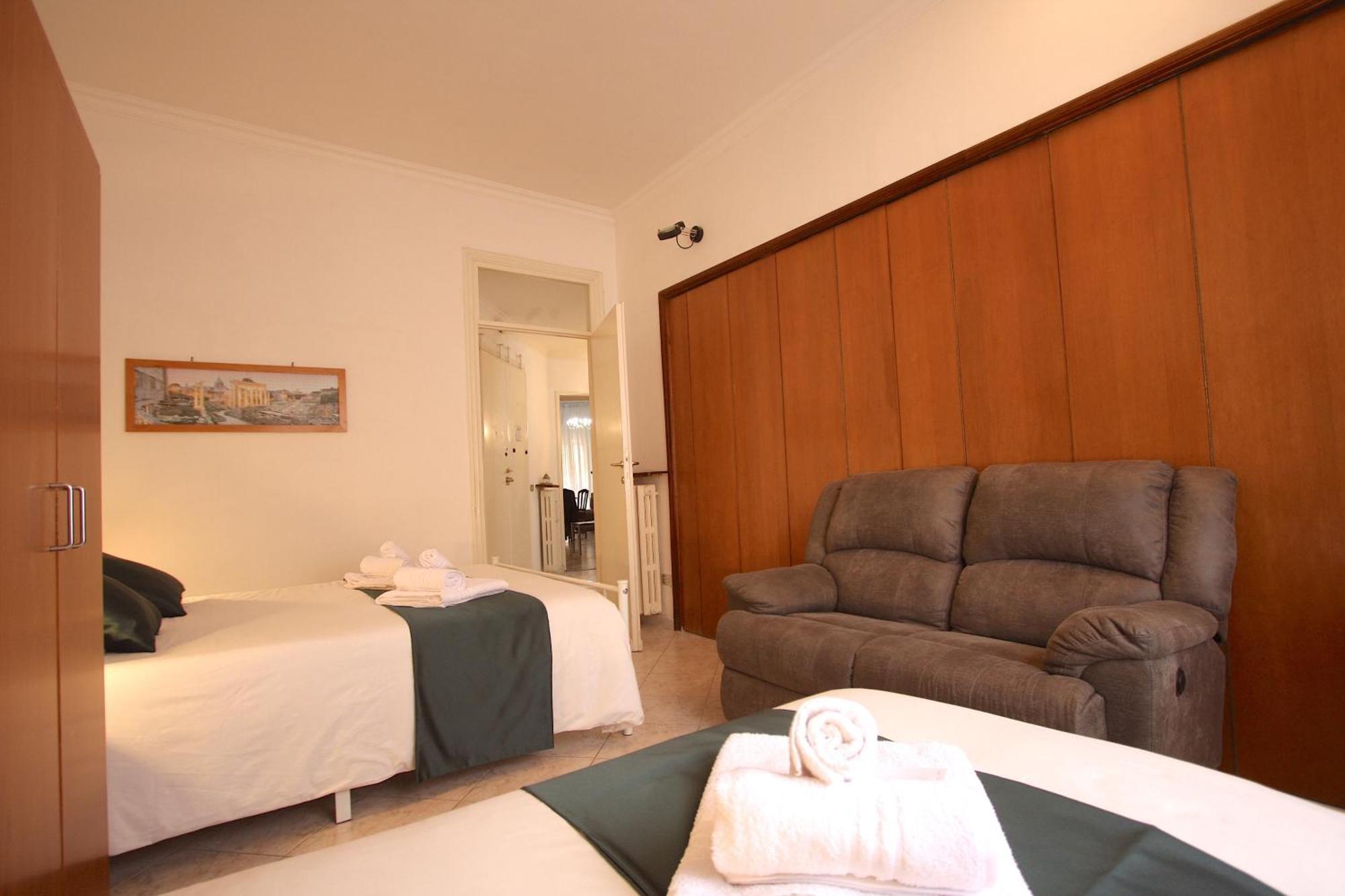 Apartment Enea Holiday House Rom
